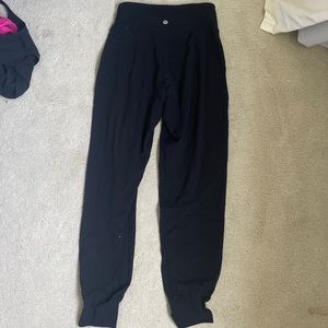 Black lulu joggers